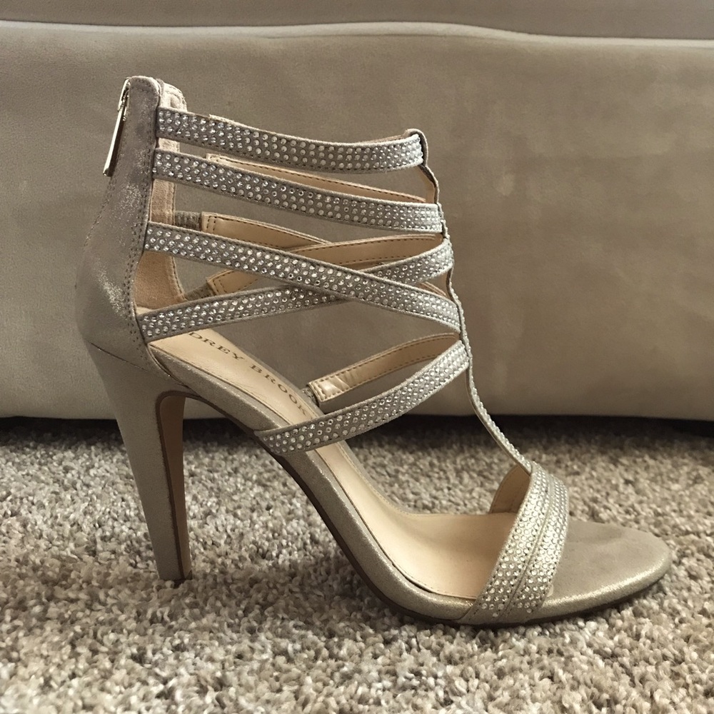 EUC Light Gold Strappy Heels Size 8